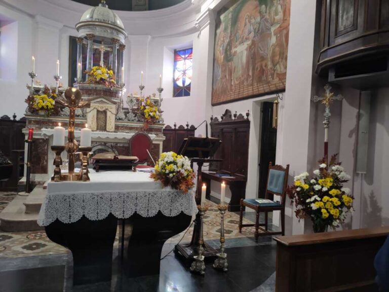 La Chiesa di Morterone (il più piccolo comune italiano, sito in Valsassina) custodisce un importante patrimonio di arredi lignei di valore storico, artistico e funzionale. Nel tempo, questi manufatti hanno naturalmente risentito dell’usura e dell’invecchiamento dei materiali.
